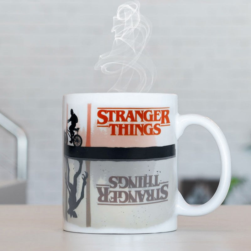 Mug Stranger Things à Effet thermique, Noir, Modèle Upside Down, pyramid internationnal